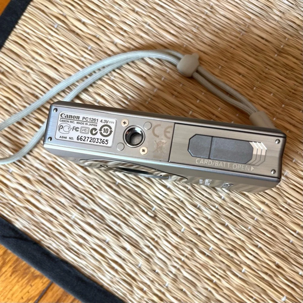 Canon PowerShot SD790 IS 10MP Digital Elph Camera Silver Bundle - Picture 6 of 14